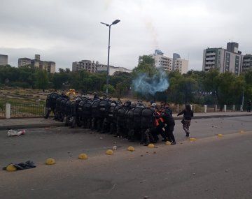 Fuerte represión policial en medio de la jura de la nueva Constitución