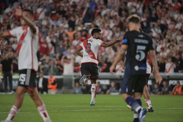 River le ganó 2-0 a Independiente Rivadavia y es puntero de la zona A