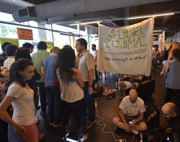 La toma del ministerio de Ciencia duró una semana