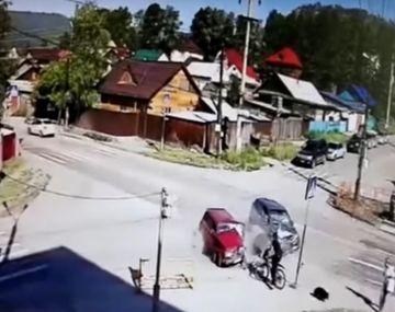 Un ciclista se salva de un choque de milagro