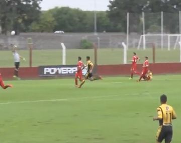 El Ruso Rodríguez y su grosero error ante Olimpo