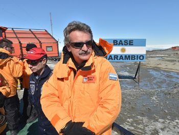 Rossi propone un debate público entre los candidatos del kirchnerismo