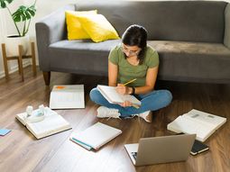 El Partido Colorado impulsa la creación de la Universidad Virtual del Uruguay (UVU). El Partido Colorado impulsa la creación de la Universidad Virtual del Uruguay (UVU).