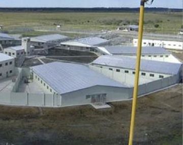 La Unidad 35 está ubicada en el kilómetro 111 de la Ruta 11, en Magdalena, y aloja a 1.100 internos.