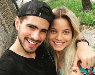 Fer Vázquez y Emilia Mernes, cuando cantaban juntos en Rombai.