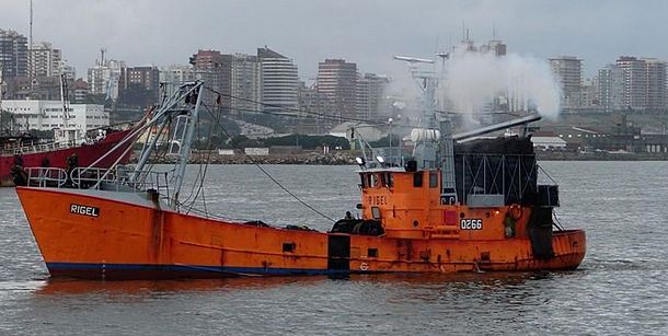 La madre de un tripulante del Rigel rompió en llanto: Lo metieron en un ataúd