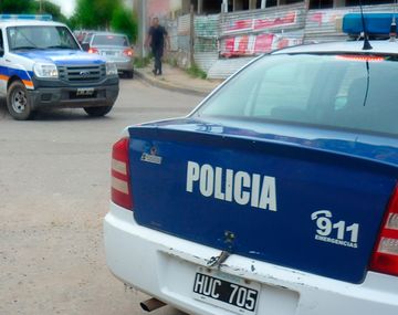 Hallaron el cuerpo de un hombre asesinado y envuelto en una alfombra