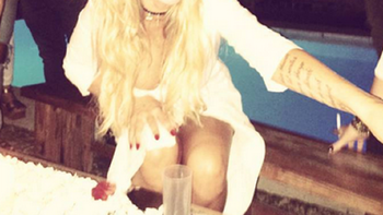 Flor Peña, divertida en su cumpleaños. Flor Peña, divertida en su cumpleaños.