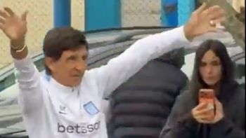 el ultimo adios de gustavo costas: emocion con los hinchas y canticos contra diego milito el ultimo adios de gustavo costas: emocion con los hinchas y canticos contra diego milito