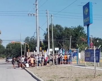 Organizaciones sociales reclamaron alimentos en supermercados del AMBA