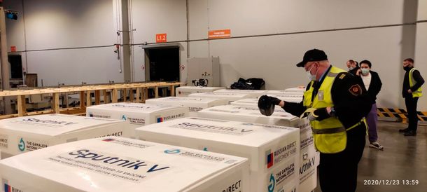 La vacuna Sputnik V llegó al país y será distribuida en breve