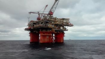 Los precios del petróleo subieron este viernes, pero retrocedieron a nivel semanal. Los precios del petróleo subieron este viernes, pero retrocedieron a nivel semanal.