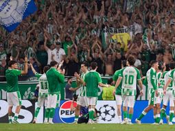 un jugador del betis denuncio a un youtuber por insultos homofobos en una transmision un jugador del betis denuncio a un youtuber por insultos homofobos en una transmision