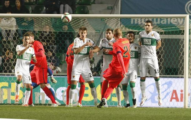 Barcelona goleó al Elche y enfrentará al Atlético Madrid