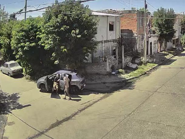 Desesperada súplica de un chofer durante un violento robo: Tengo hijos, pana, por favor