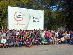 Loma Negra cerró una de sus fábricas y más de 230 trabajadores resisten en sus puestos