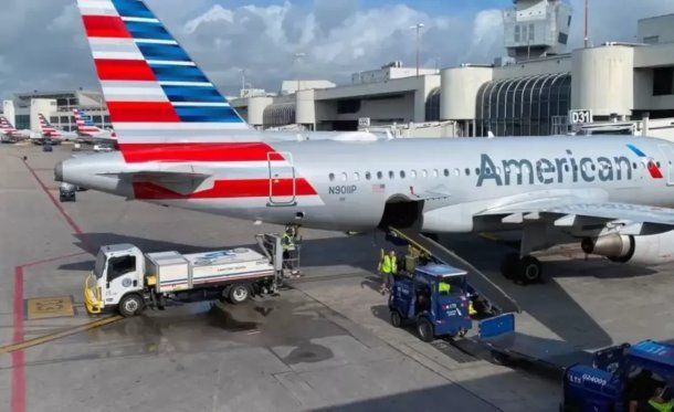 Un de American Airlines que iba a Miami se declaró en emergencia y tuvo que volver a Ezeiza.