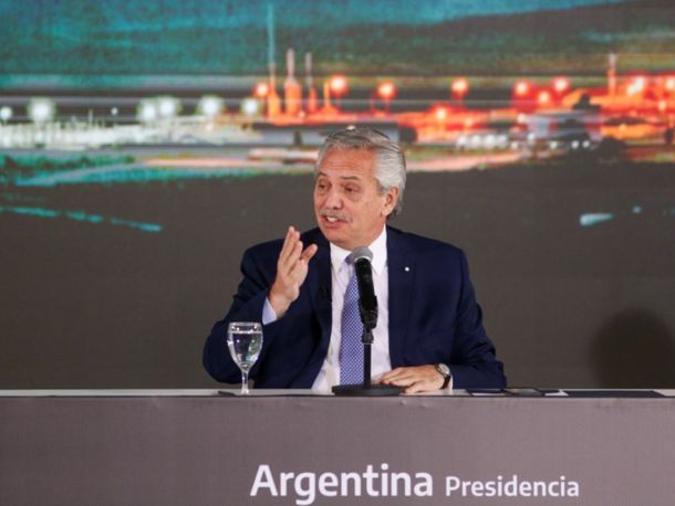 Alberto Fernández le toma juramento al nuevo ministro de Desarrollo Territorial y Hábitat