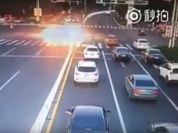 VIDEO: Una camioneta explota China