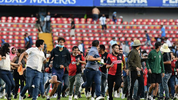 Querétaro quedó al borde de la desafiliación del fútbol mexicano tras los  violentos incidentes en el