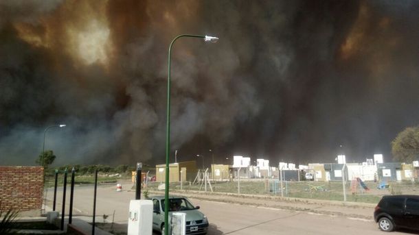 Alerta máxima en La Punta: el zonda provocó incendios incontrolables