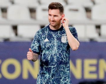 A Messi le va a quedar pintada: se filtró la nueva camiseta pre-match de la Selección Argentina para el Mundial de Qatar 2022.