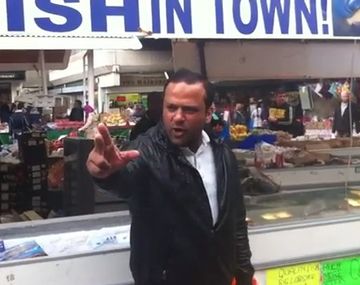 El puede hacer una fortuna con un pescado de una libra