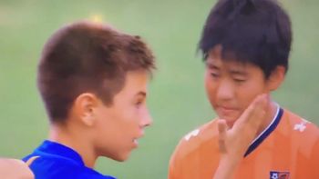 para imitar: chicos del barcelona y el conmovedor consuelo a sus rivales para imitar: chicos del barcelona y el conmovedor consuelo a sus rivales