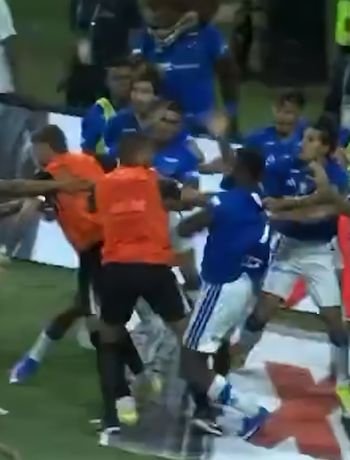 La guerra que rompió un récord histórico: 23 expulsados en la final del Mineiro