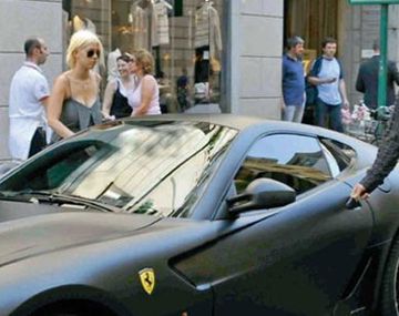 Wanda Nara va por todo: ahora quiere la Ferrari de Maxi López