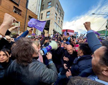 Tras suspender el acto