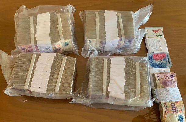 Fue al banco a retirar sus ahorros y se llevó una sorpresa