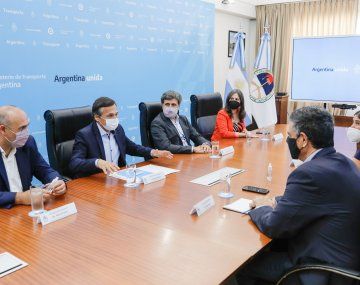 Ciudad pidió sumar a la Provincia al debate por el traspaso de los colectivos