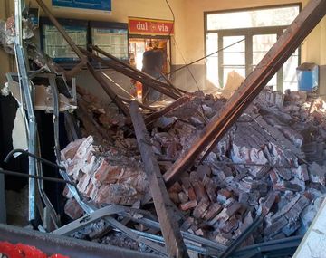 Así se desplomó el techo de la estación de tren Bernal