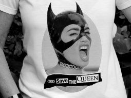 God Save the Queen, la remera de Lali Espósito que es furor: cuánto sale comprarla