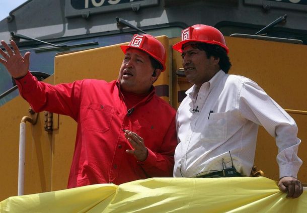 Evo Morales visitó a Chávez en el hospital de Caracas