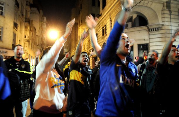 Hinchas de Boca protestan en la AFA para jugar con público ante Newell´s
