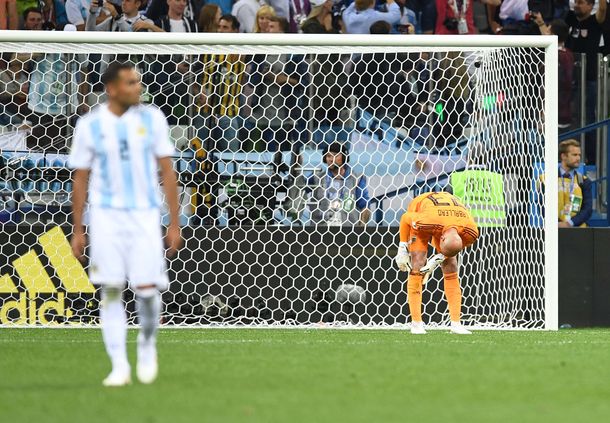 Enzo Pérez no erra y el fallo de Caballero no es gol: el final alternativo de Argentina-Croacia