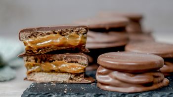 Crisis por la caída del consumo: de fabricar 1.200.000 alfajores por mes a entrar en concurso preventivo