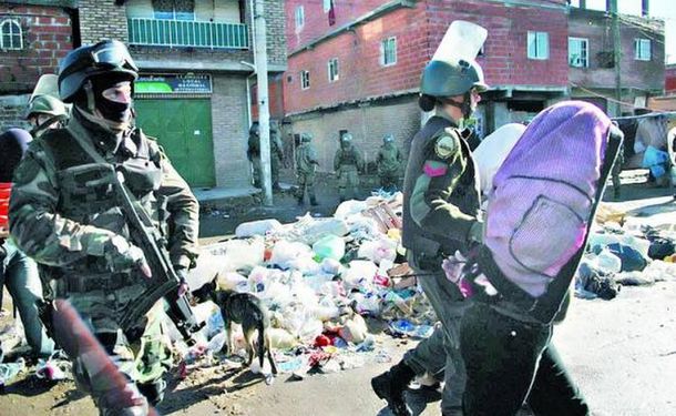 Detienen a un narco-policía de la Bonaerense cerca de la Villa 21-24