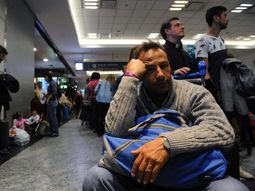 Paro en Aerolíneas Argentinas Paro en Aerolíneas Argentinas