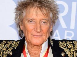 Rod Stewart instó al Gobierno británico a dar un paso al costado para que asuma el Partido Laborista