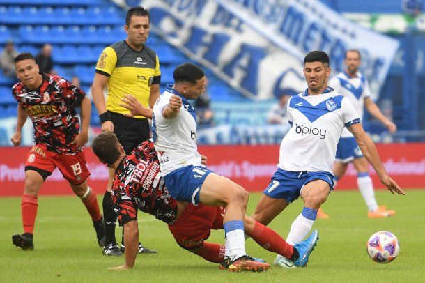 Liga Profesional de Fútbol: Vélez no pudo romper el cero ante Barracas Central