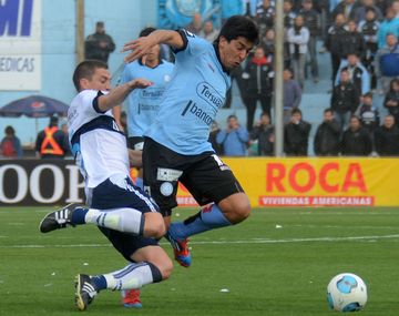 Gimnasia se lo dio vuelta a Belgrano y es único puntero