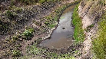 La sequía genera desabastecimiento de agua potable en varias localidades de Uruguay. La sequía genera desabastecimiento de agua potable en varias localidades de Uruguay.