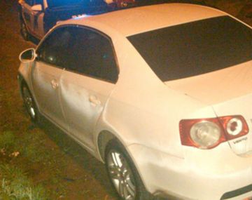 Un hombre tiró a su novia de un auto en movimiento en colectora de Panamericana