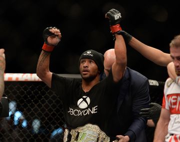 UFC  174: Johnson demostró su jerarquía y retuvo el cinturón ante Bagautinov