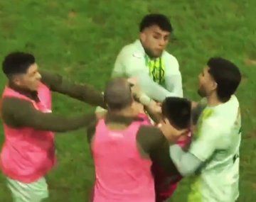El partido entre Atlético Rafaela y Aldosivi terminó en una batalla campal