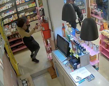 Robo en Palermo: la empleada sufrió un corte en uno de sus brazos