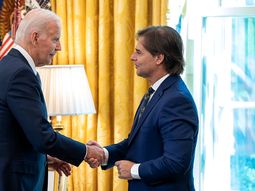 Los presidentes Luis Lacalle Pou y Joe Biden conversaron sobre la relación entre Uruguay y Estados Unidos en el mes de junio. Los presidentes Luis Lacalle Pou y Joe Biden conversaron sobre la relación entre Uruguay y Estados Unidos en el mes de junio.